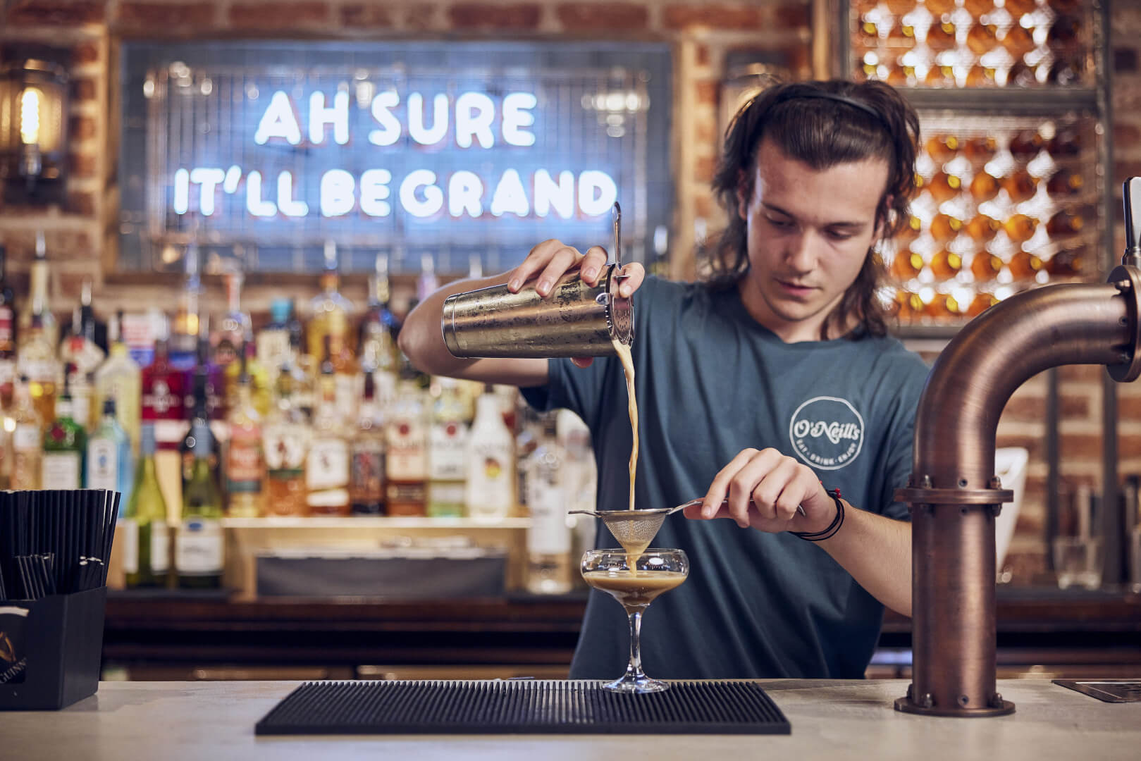 Balancing books and bar shifts: The uni student’s guide to part-time ...